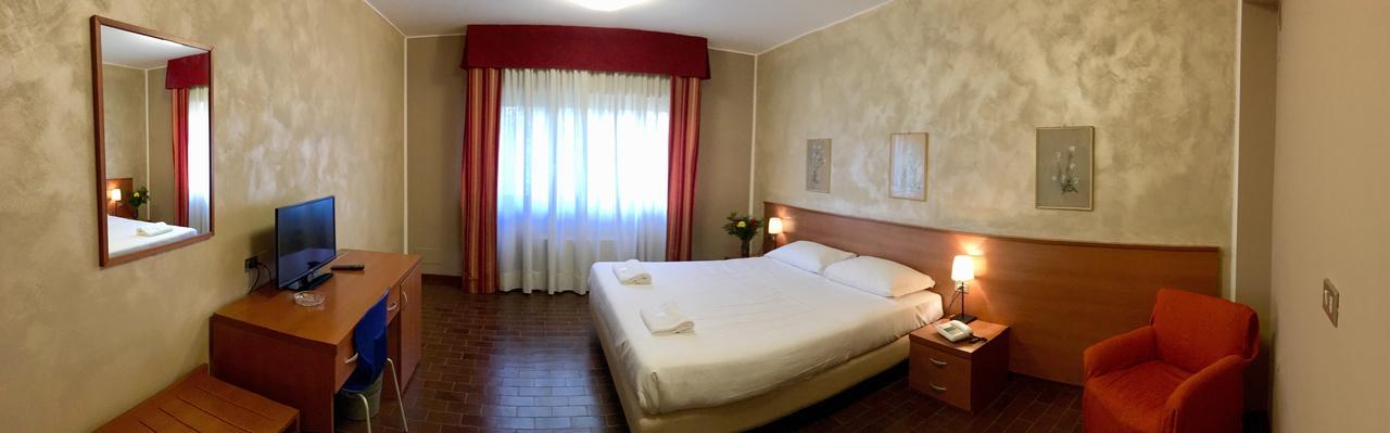 Hotel Forum Rozzano Esterno foto