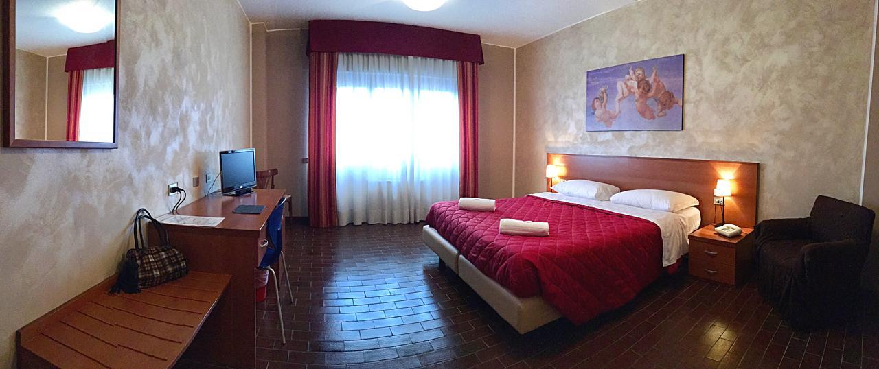 Hotel Forum Rozzano Esterno foto