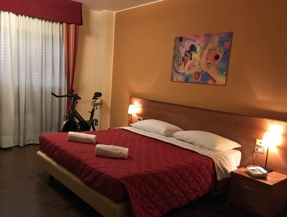 Hotel Forum Rozzano Esterno foto