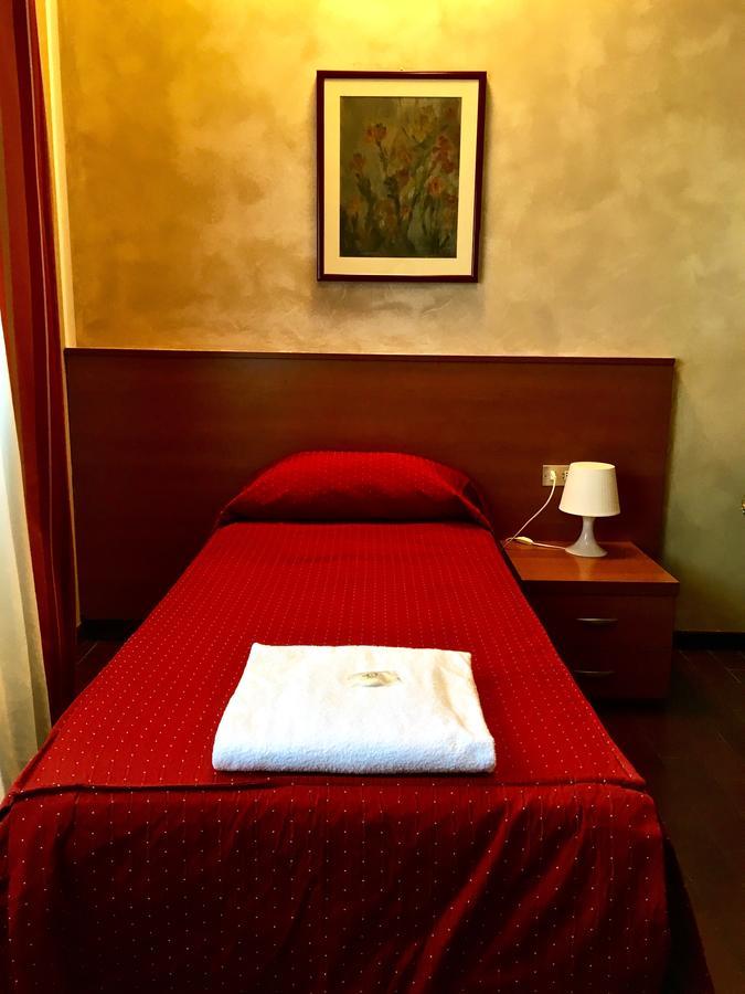 Hotel Forum Rozzano Esterno foto