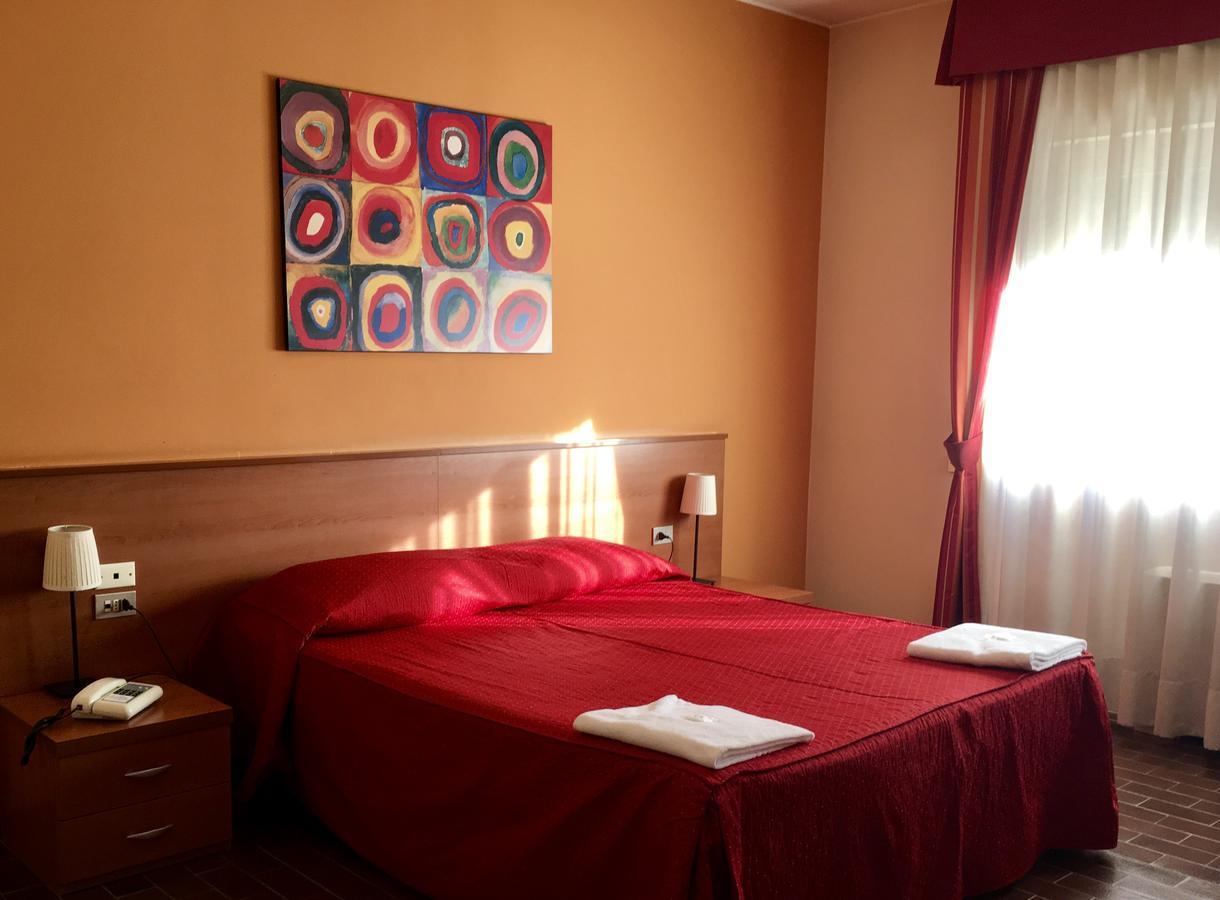 Hotel Forum Rozzano Esterno foto