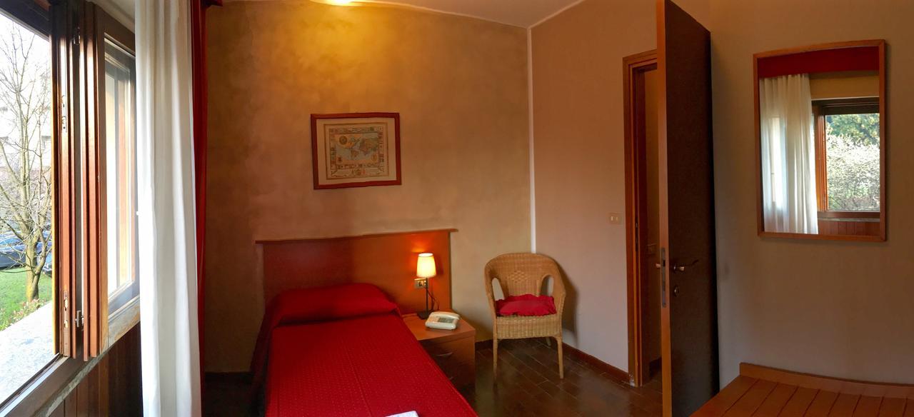 Hotel Forum Rozzano Esterno foto