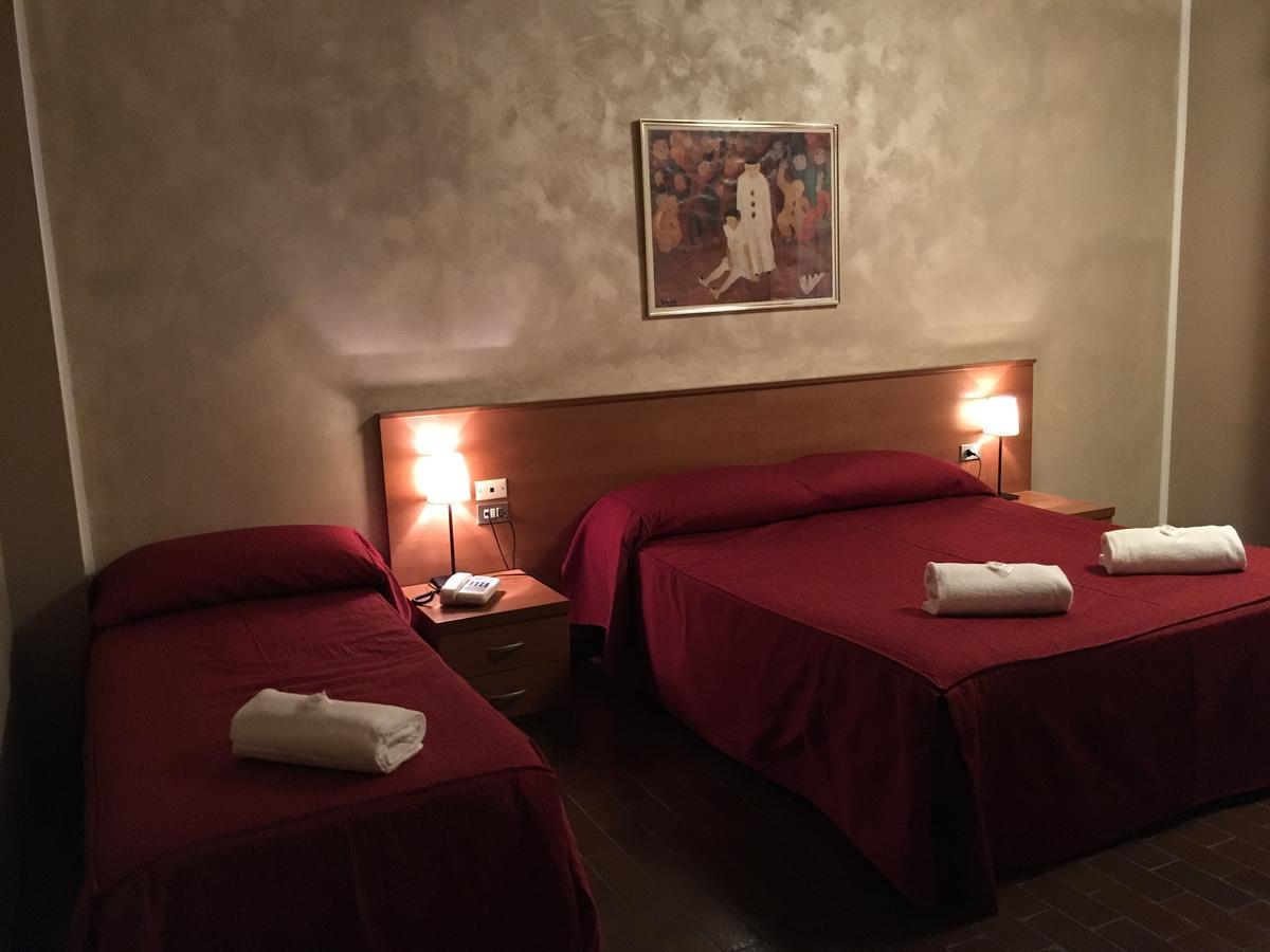 Hotel Forum Rozzano Esterno foto