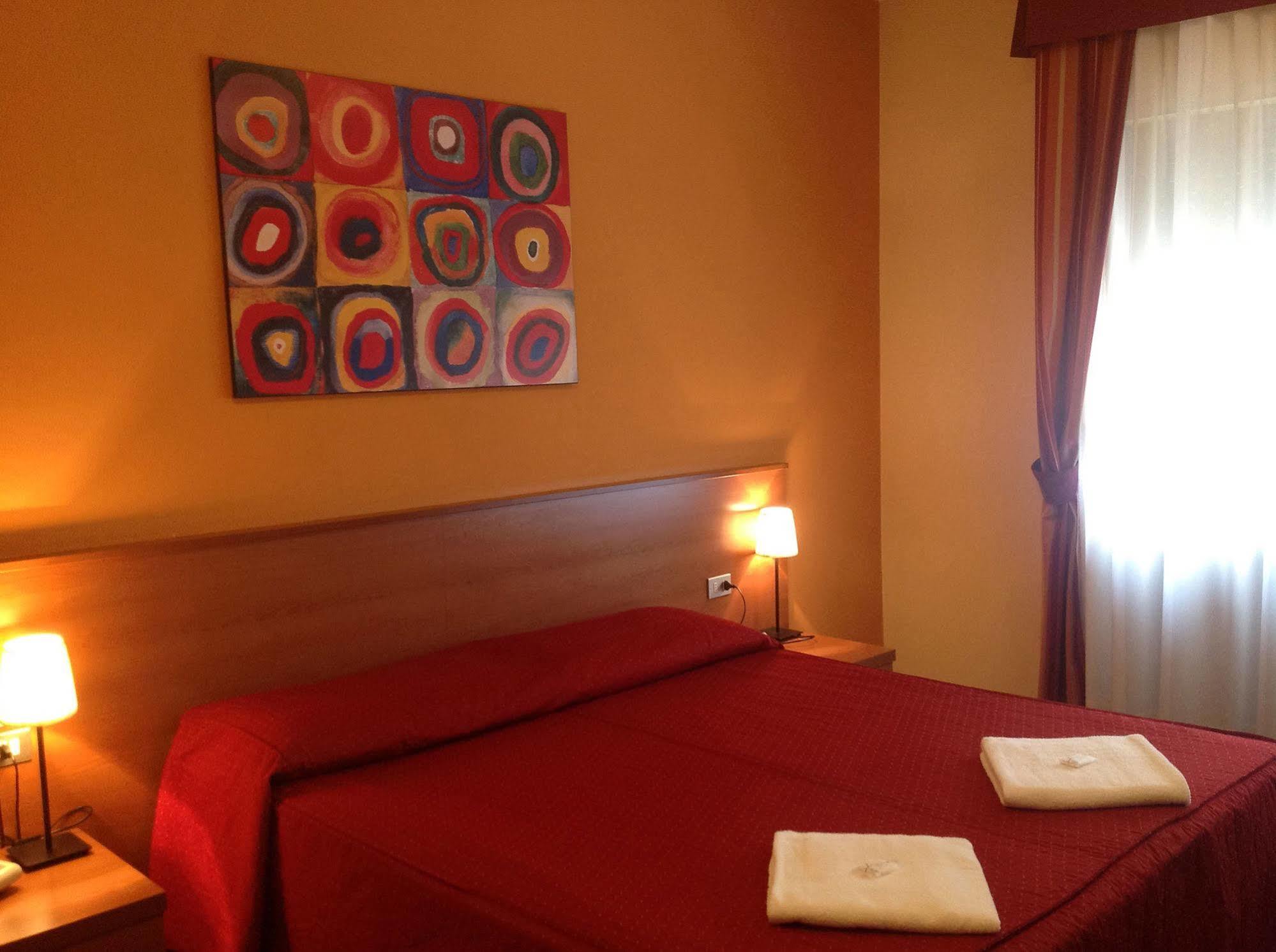Hotel Forum Rozzano Esterno foto