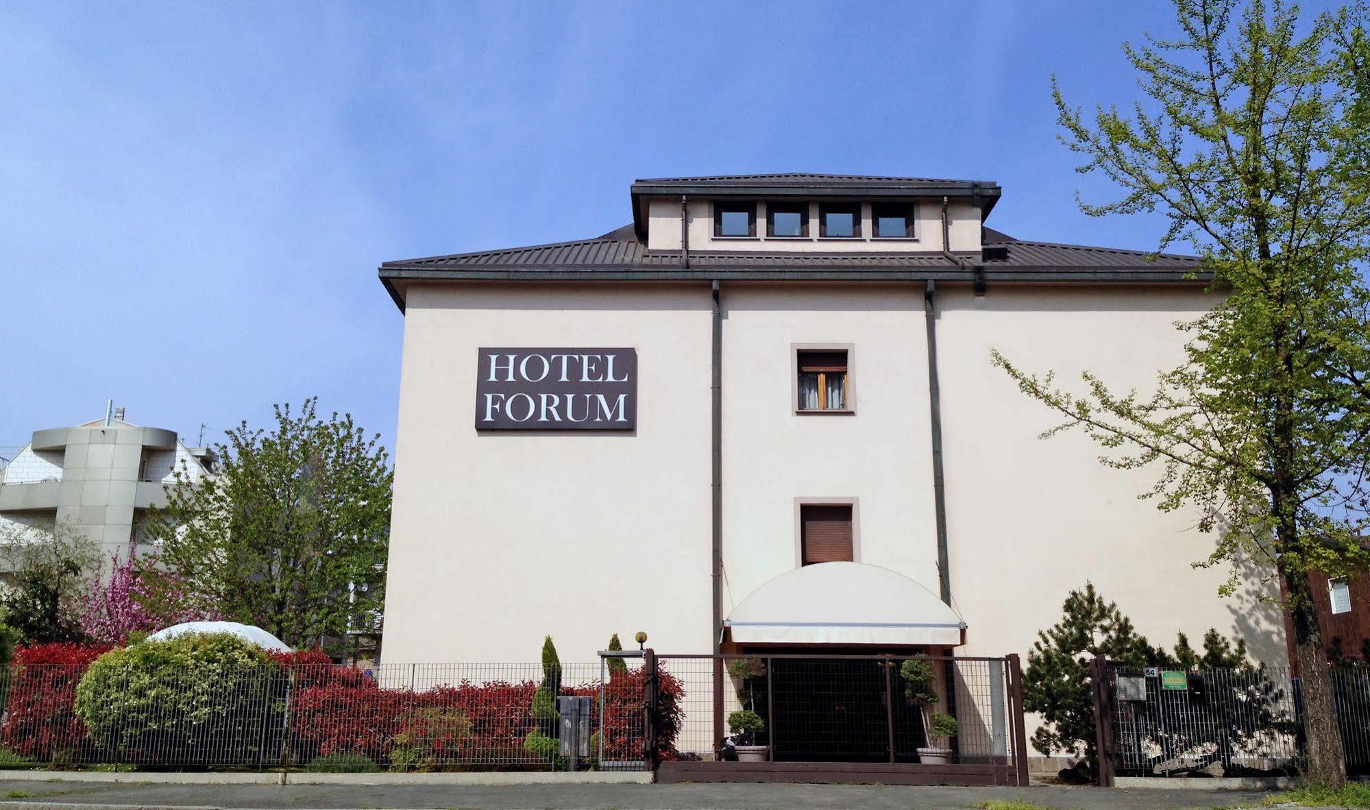 Hotel Forum Rozzano Esterno foto