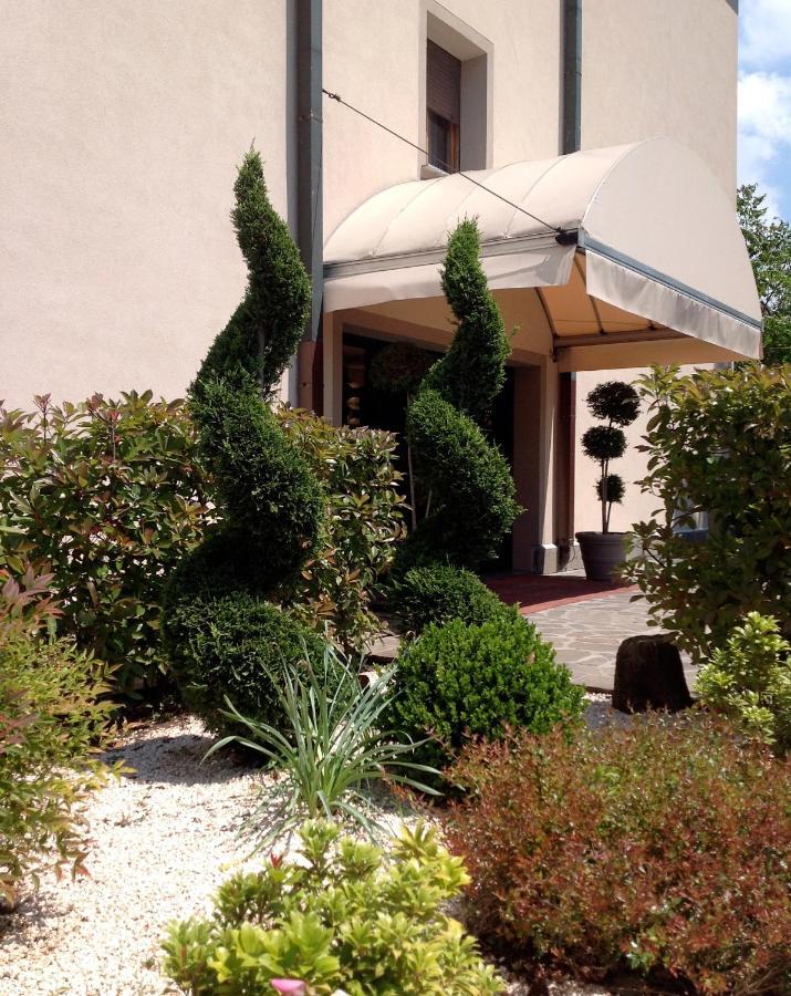 Hotel Forum Rozzano Esterno foto